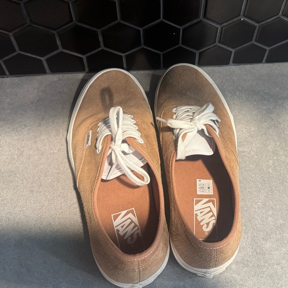 Tan low vans - Picture 5 of 6